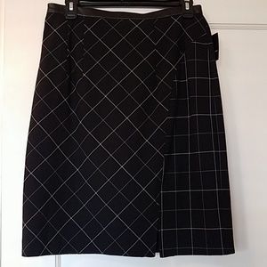 Windowpane print knee length skirt